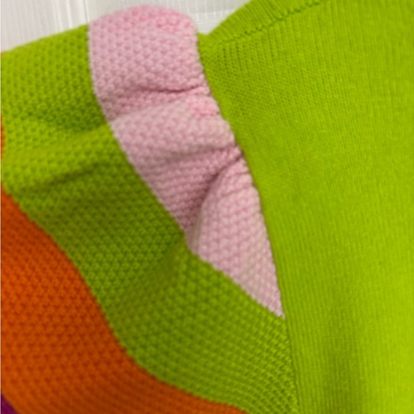 Light green top - Picture 6 of 8